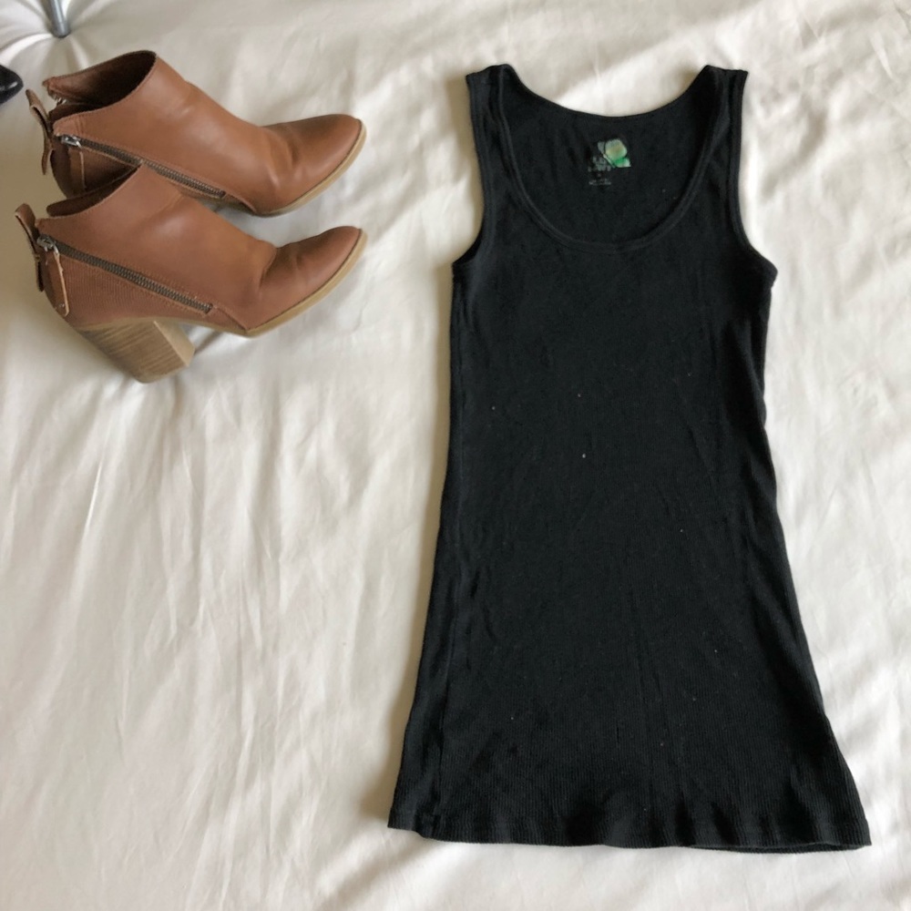 ❗️Old Navy Black Ribbed Tank Tops